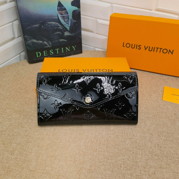 LVコピーウォレット背面デザイン